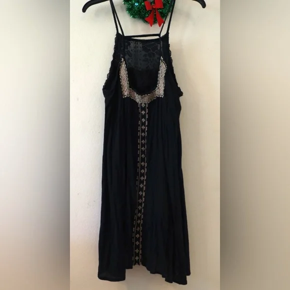 Black dress - Picture 2 of 8